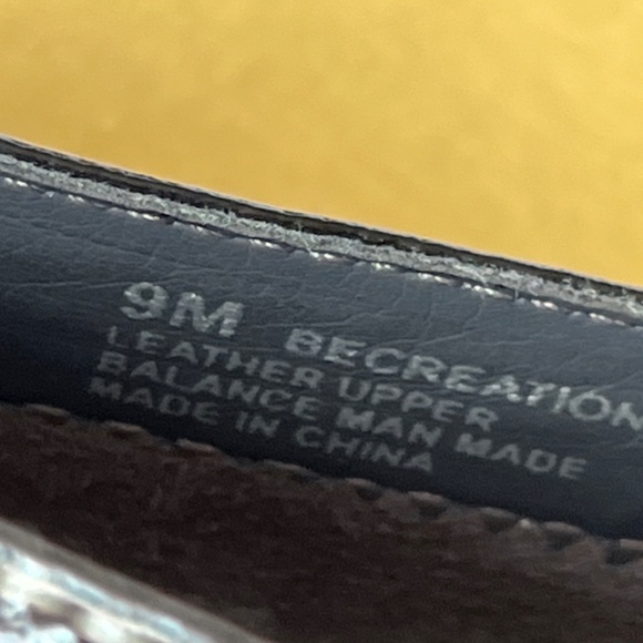 Aeorosoles 9M soft black flats, in suede with patent leather accents. - Picture 6 of 12